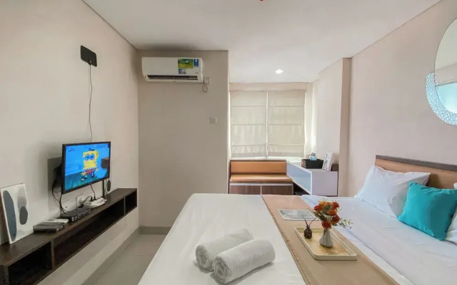 Comfy And Homey Studio At Enviro Apartment