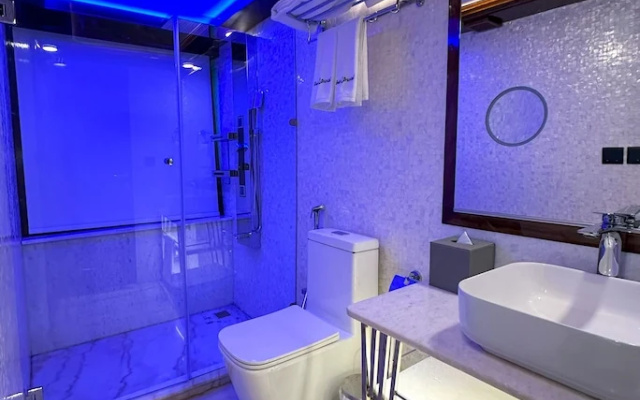 Orchid Overnight Superyacht