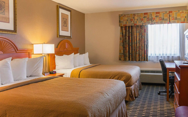 Quality Inn & Suites Detroit Metro Airport