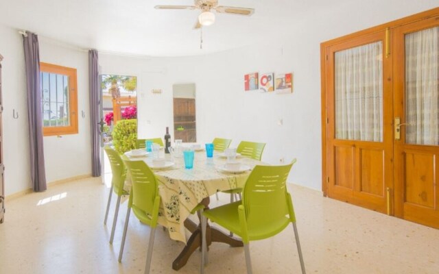 Villa - 4 Bedrooms with Pool and WiFi - 106418