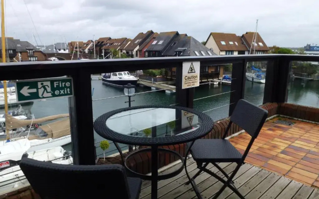Boathouse Hotel