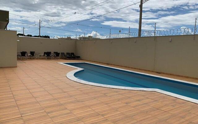 Apartamento com piscina e academia