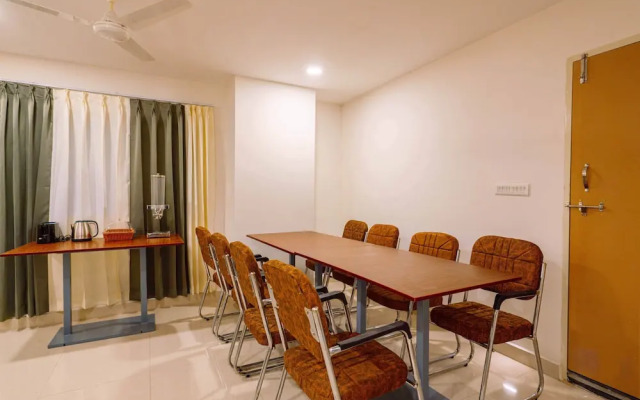 Treebo The Living Tree Khairatabad