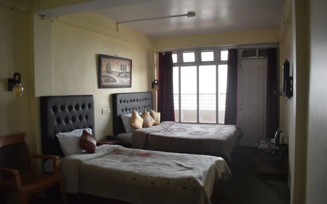 Hotel Himalayan Queen