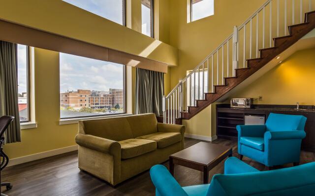 Best Western Plus Coastline Inn