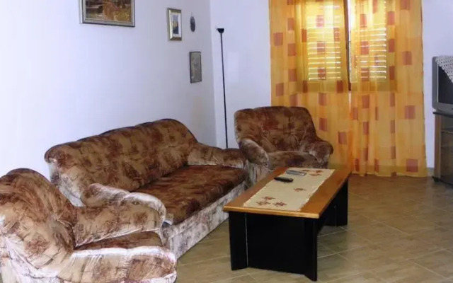 Apartments Njivice Bajcic