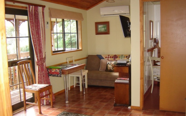 Karangahake Gold 'n Views Cottage – Guest Rooms – Paeroa