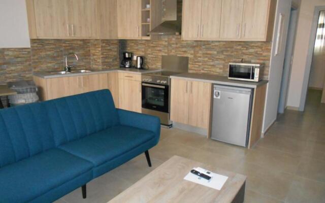 Haris Apartments