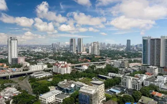 Luxury 3BR Kemang Village w/ Netflix, WiFi, Pool