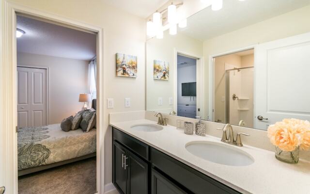 1684 Moonvalley Drive