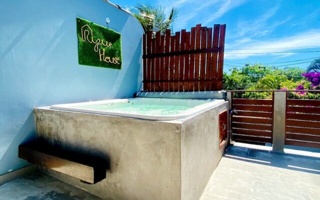 RiqueHouse Hidro Piscina a 500m da praia