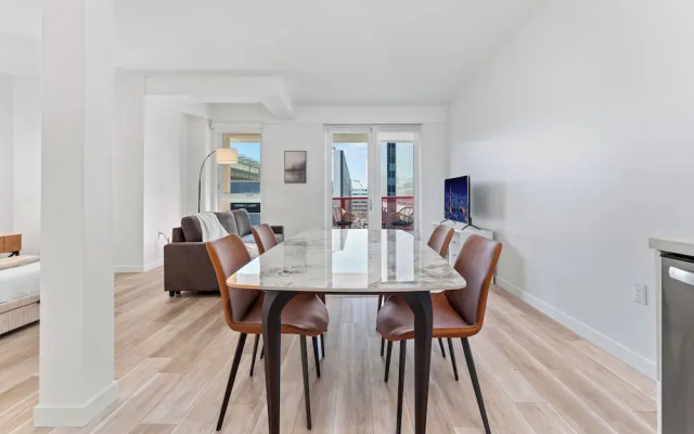 Stylish LA Studio Prime Location