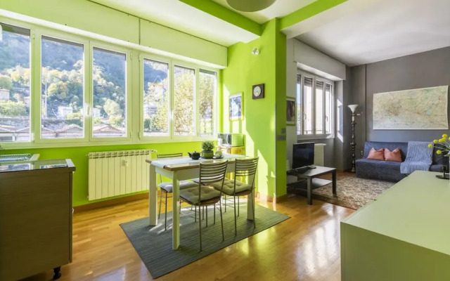 JOIVY Vibrant Studio Near Train Station