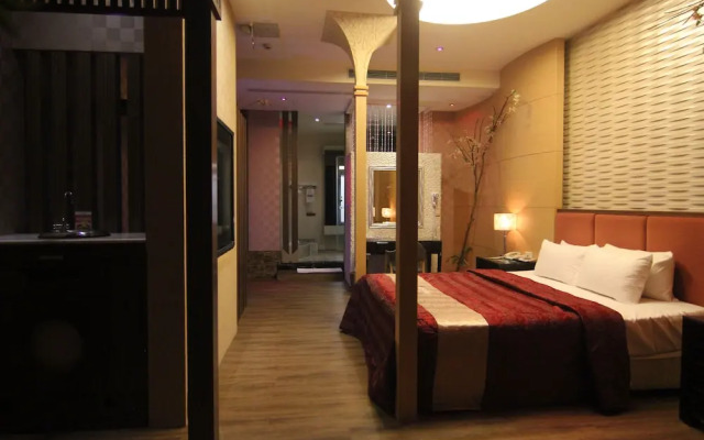 Romantic Code Motel