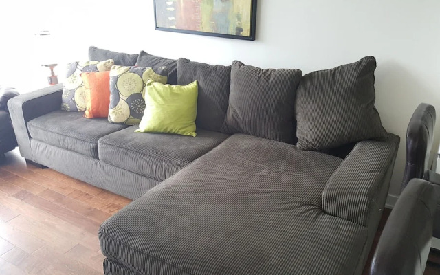 Custom Luxury Suite - By Elite Suites
