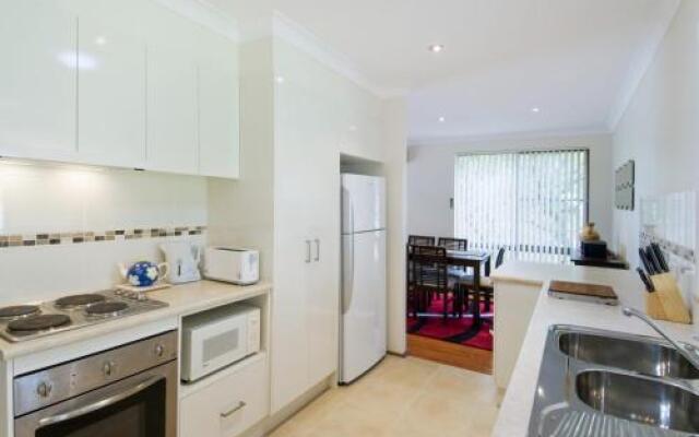 Cara Nobbys Beach 11 Wesley Avenue