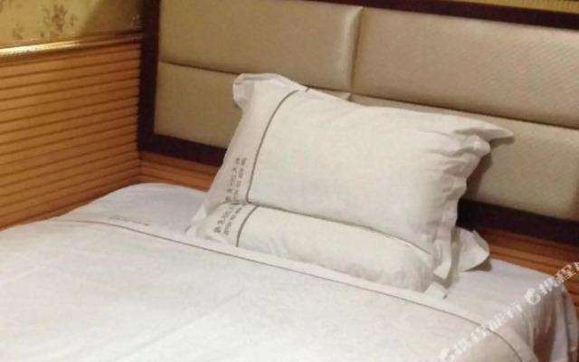 Chongqing Qinwen 168 Business Hotel