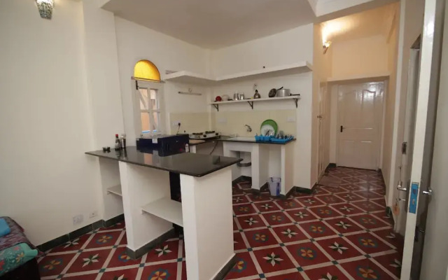 Holi-Wood Guesthouse