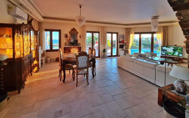 Villa Pari Manda