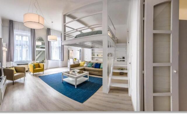 Stunning Oktogon Home