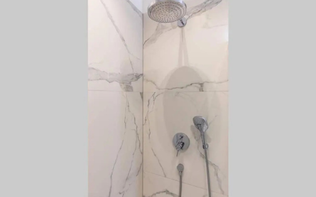 Adriatik Lux Teatro 1