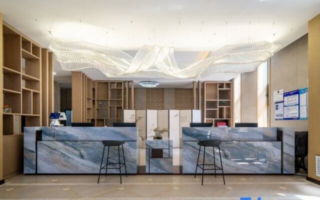 One side of the wilderness hotel