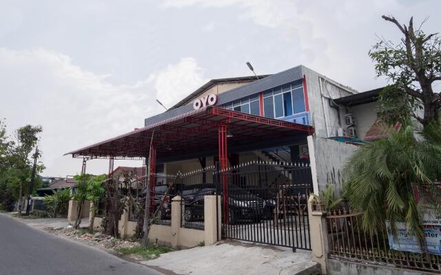 Super OYO 356 Titipapan Residence
