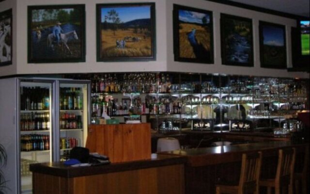 Bucketts Way Motel