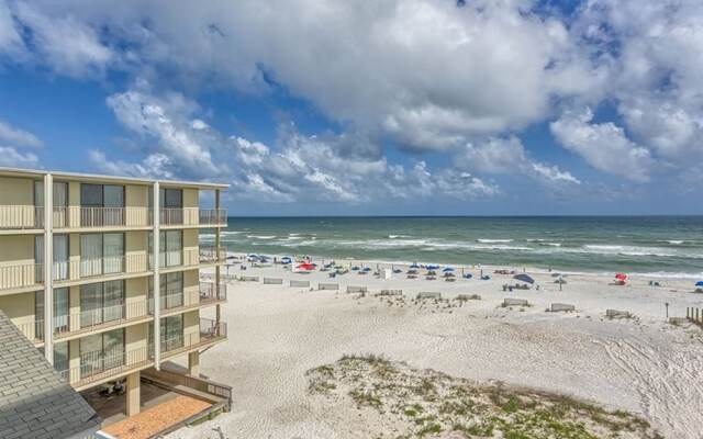 Pearl West by Meyer Vacation Rentals