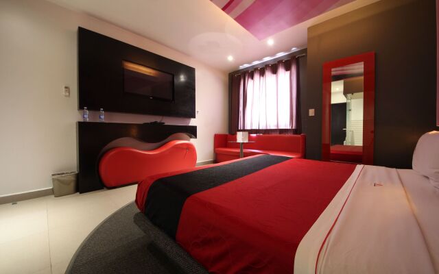 Auto Hotel Marques - Adults Only