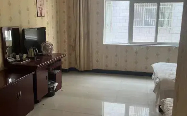 Chuxiong Jinfu Hotel