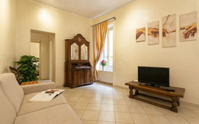 Rome Trevi Fountain Apartment