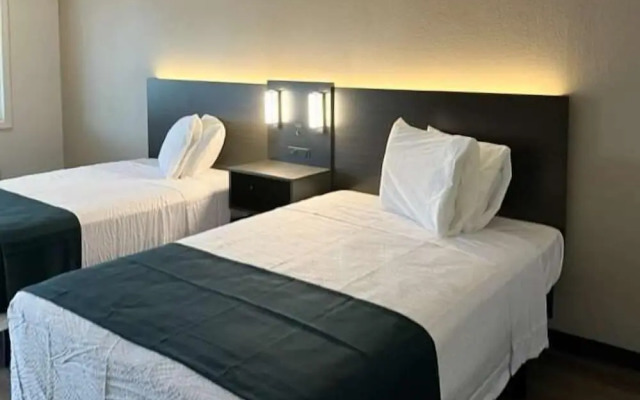 Motel 6 Sandersville, GA