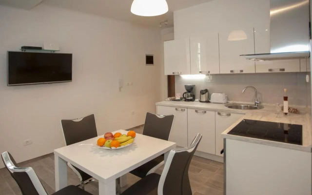 Old Square Apartment
