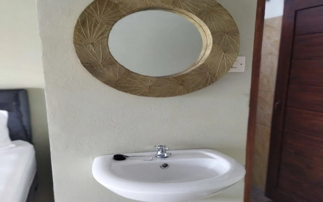 Adine Guest House