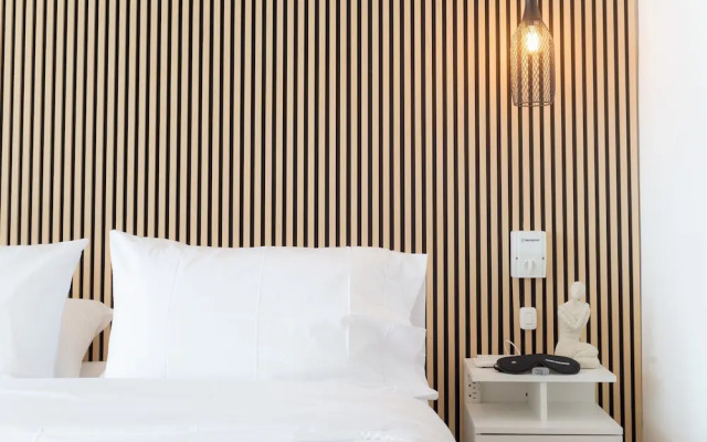 w Spectacular Loft With Balcony in Crespo