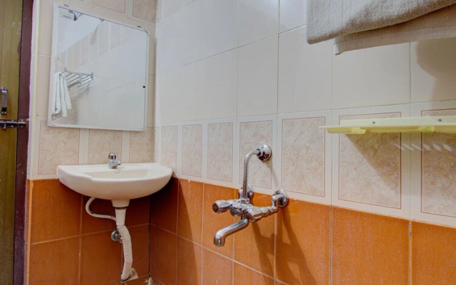 OYO 30435 Mahalashmi Park Hotel