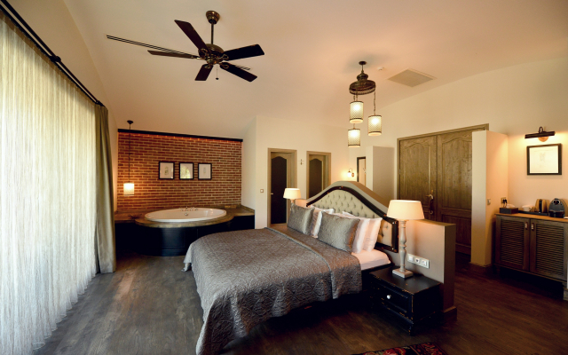 Yacht Classic Hotel - Boutique Class