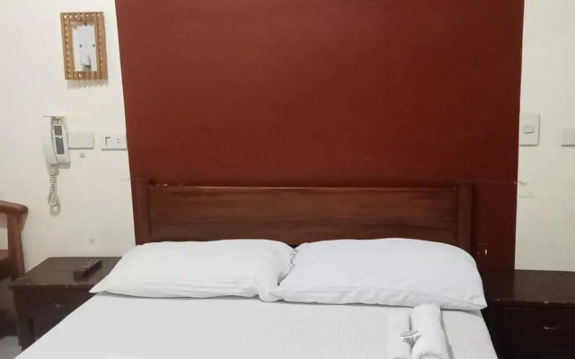 Moonlight lodge