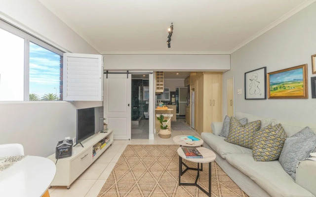 Mouille Point Studio Including Welcome Basket