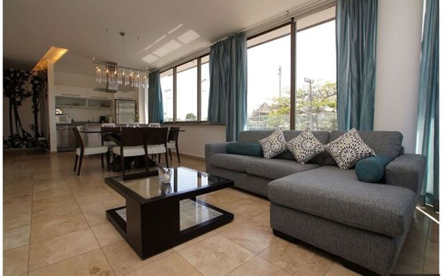 DOCA 103 by Tripintravel