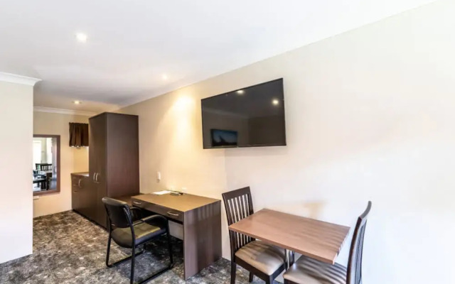 Parkes International Motor Inn