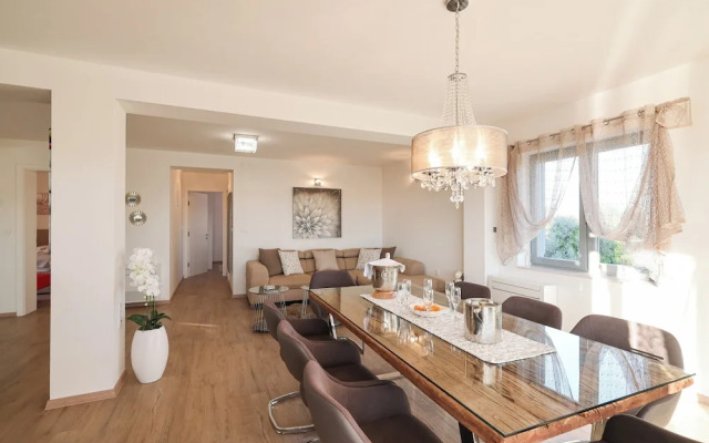 Villa Olive Garden Apartments