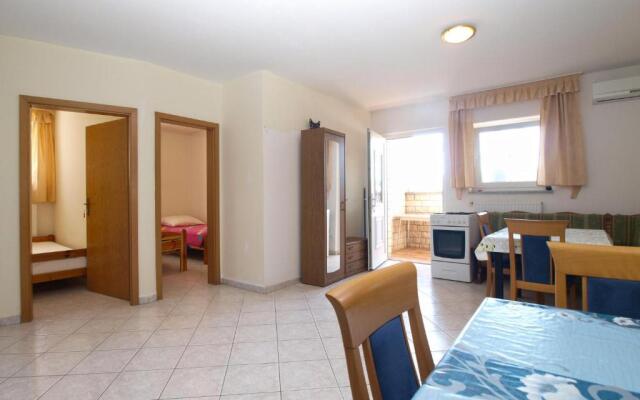 Apartments Anto 1598
