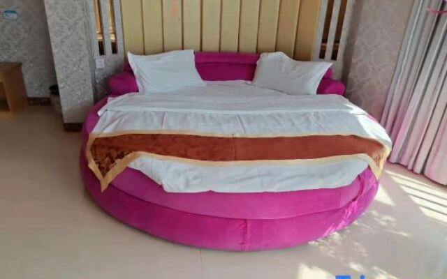 Huifeng Business Hotel (Lingyuan East Street)