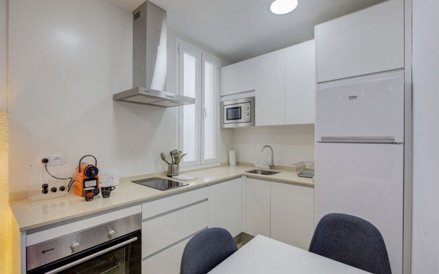 Cozy Apartment in Conde Duque
