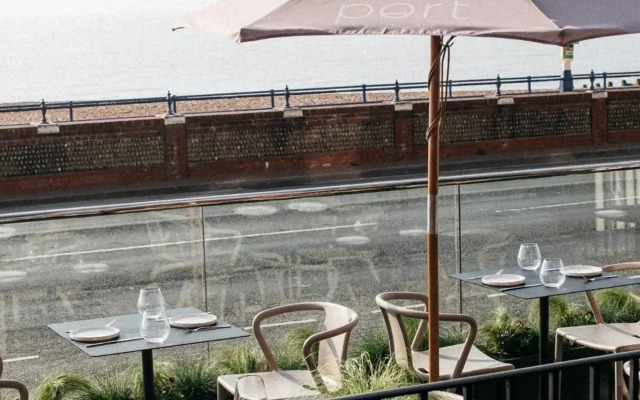 Port Hotel