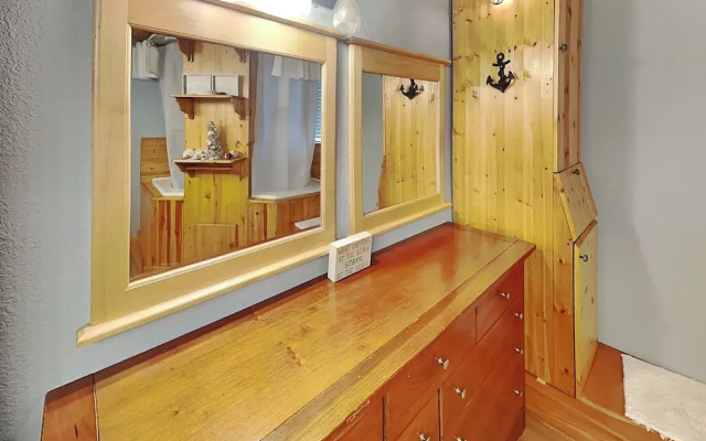 Barnacle Lodge by Ryson Vacation Rentals