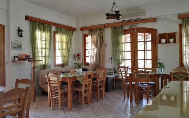 Matala Dimitris Villas and Hotel