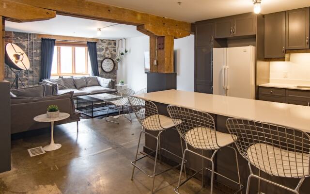 1821 Industrial Loft in Old Port by Nuage